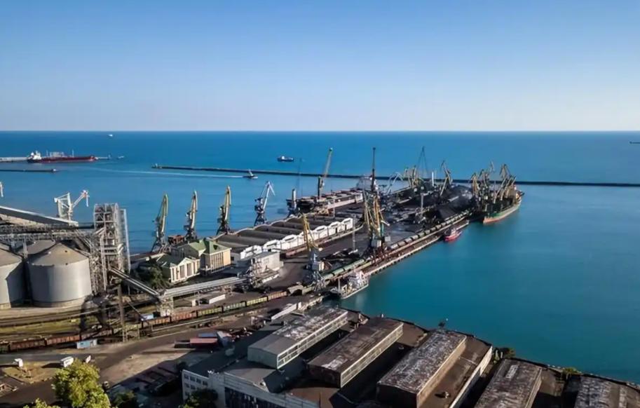 别看台湾问题上我们迟迟未动武，但达尔文港若真生变故，武力解决或许会成为我们的首选