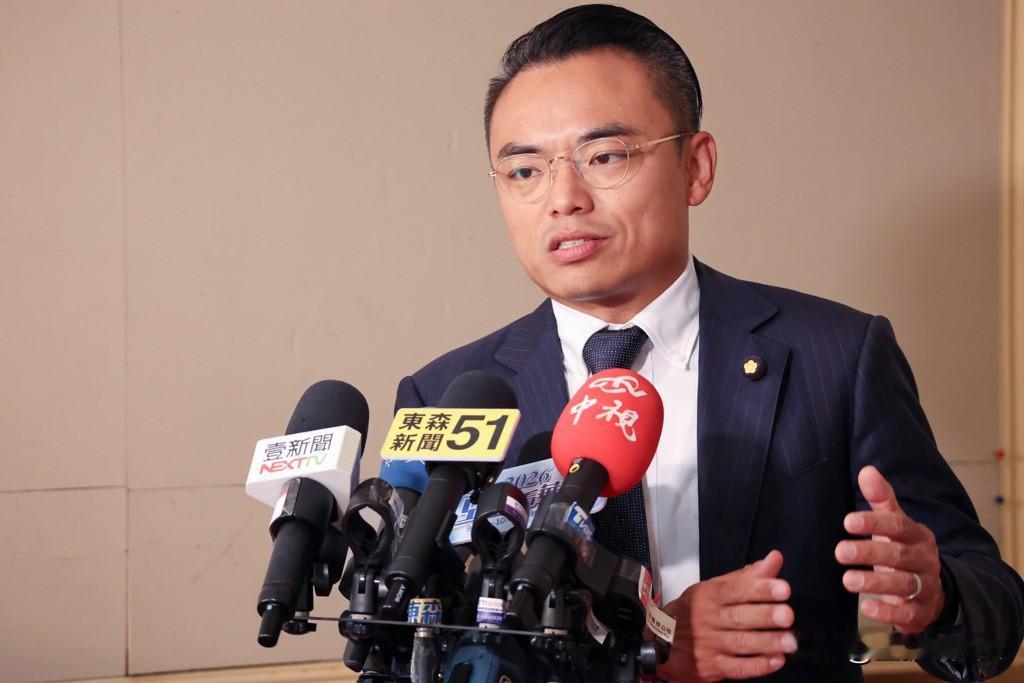 中广前董事长赵少康接连两次专访绿营台北市长参选人沈伯洋，国民党中央委员今（16日