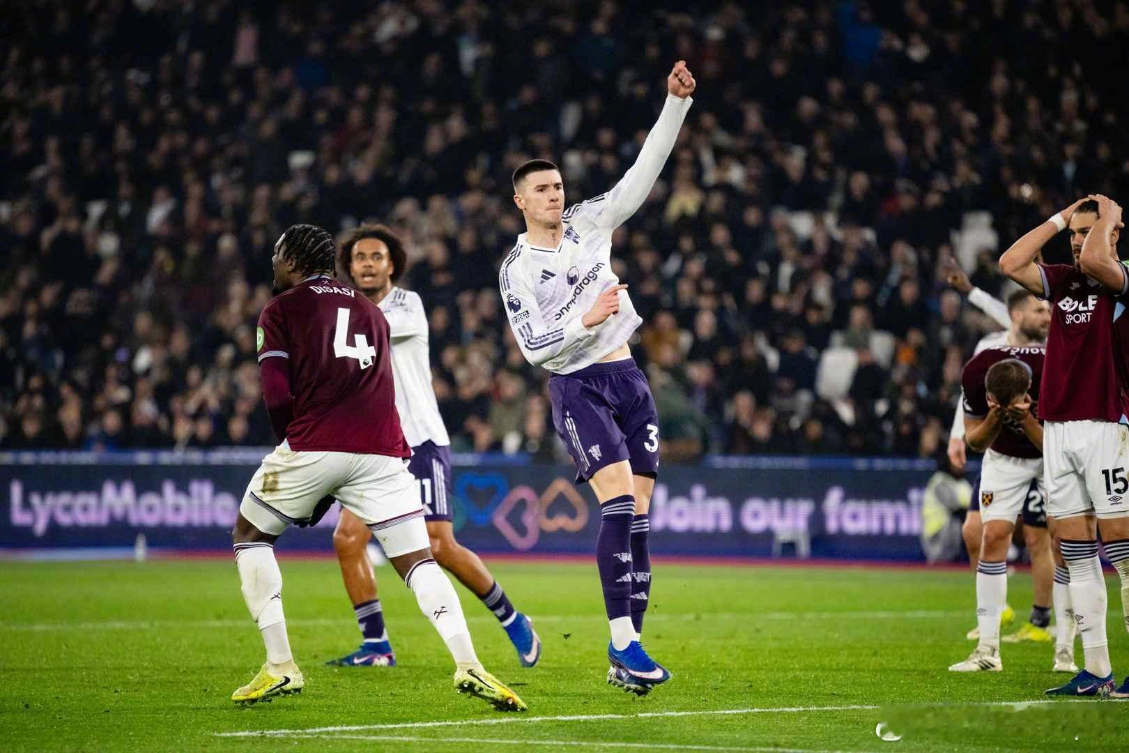 看了下集锦，曼联平的不冤，甚至可以说客场捡回了一分，努诺的球队几乎就摸到了3分。