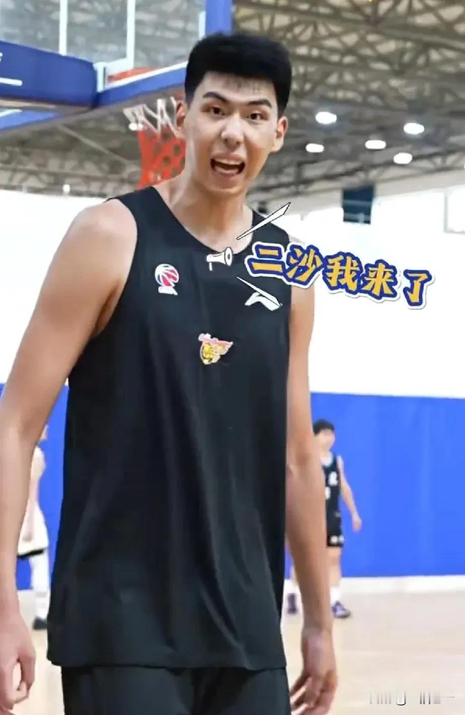 众神归位[墨镜]广东宏远队开启二沙特训CBA休赛期广东宏远队都会在二沙岛基地