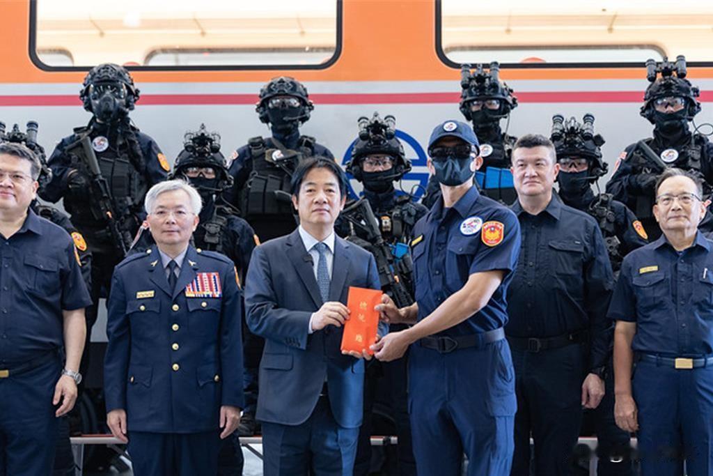 台湾也有恐怖主义吗？昨天，赖清德视察了台湾的反恐训练中心台湾的反恐隶属于台湾