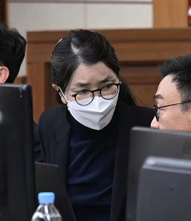 ​韩国总统尹锡悦内乱戒严罪，竟然出现了新的惊人案情。这时候金建希打开了缺口。她交