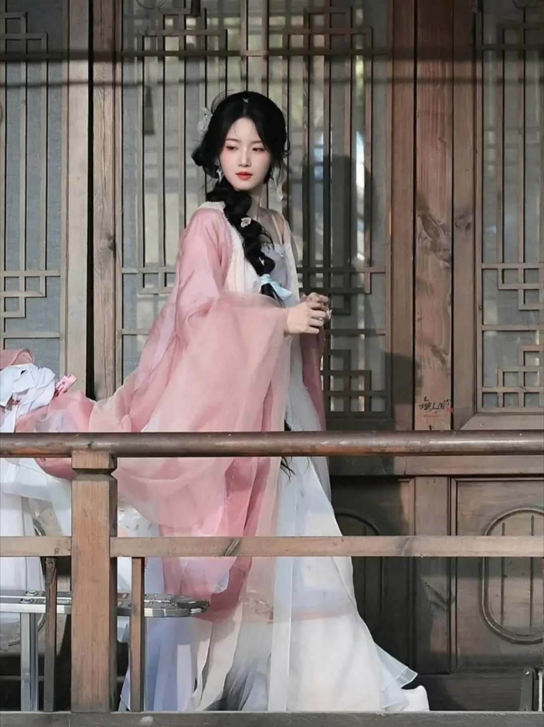 易小雅古装造型盘点：卢昱晓｜李沁｜杨幂｜杨超越白鹿｜陈都灵｜虞书欣｜鞠婧祎哪位女