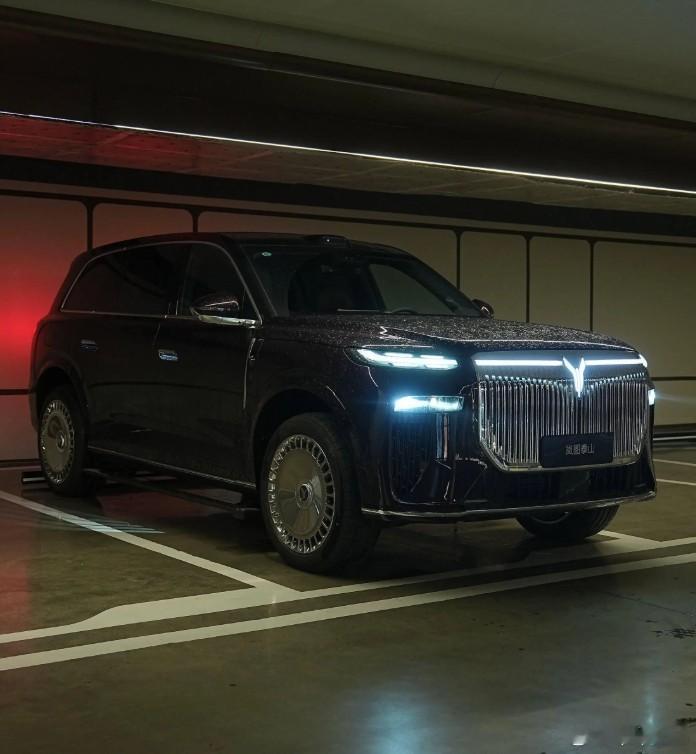 45万的国产SUV，配896线激光雷达+华为智驾，续航1400km。岚图泰山Ul