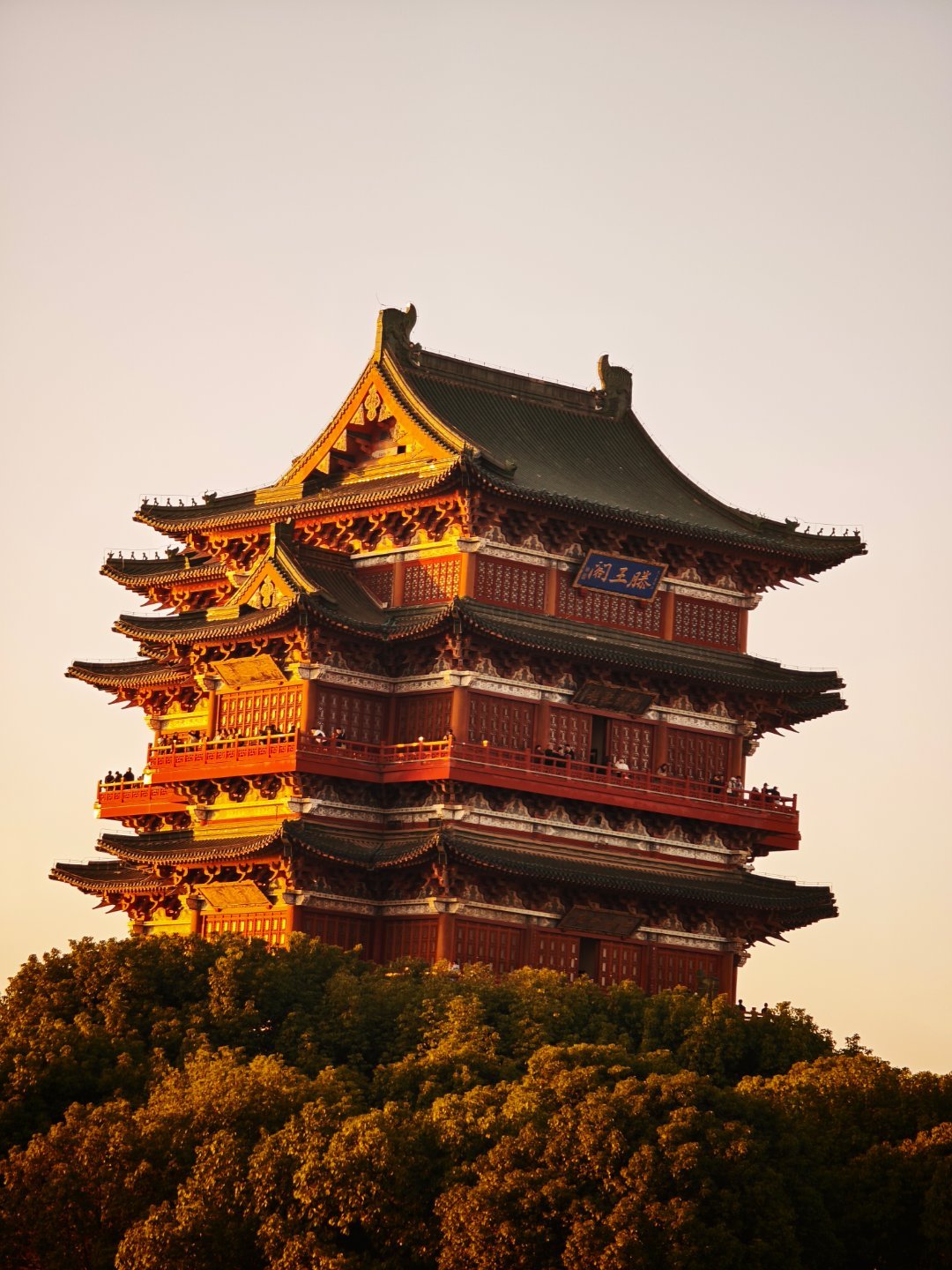 【两天两夜南昌记忆碎片】✨登滕王阁望赣江，才懂“落霞与孤鹜齐飞”的意境🌅八一