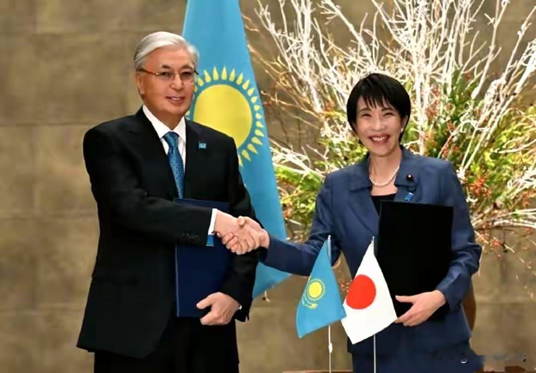 看到高市早苗这几天“小人得志”的样子，老子的气就不打一处来！就在高市早苗挑战