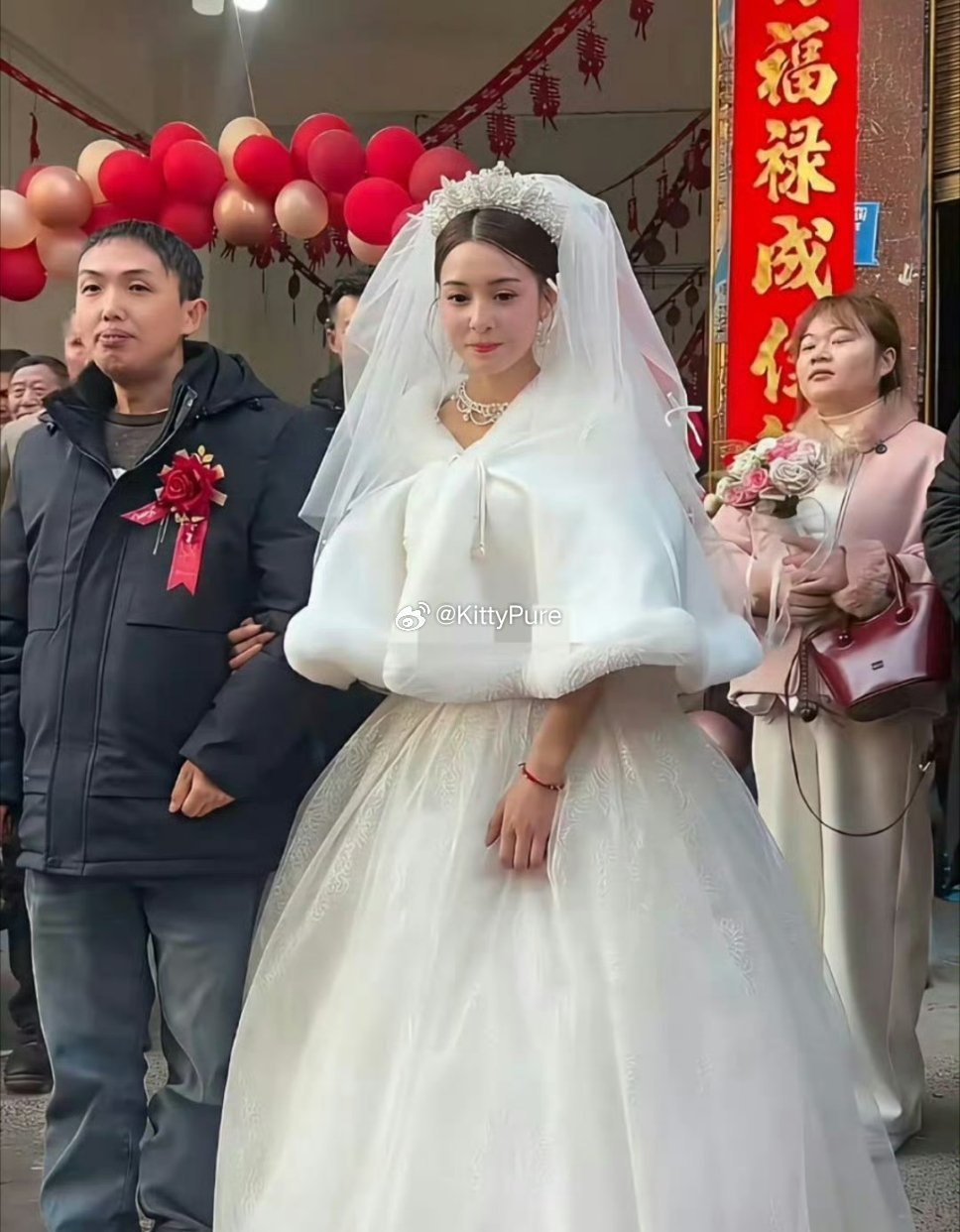 新郎这是娶了个迪丽热巴回家呀！