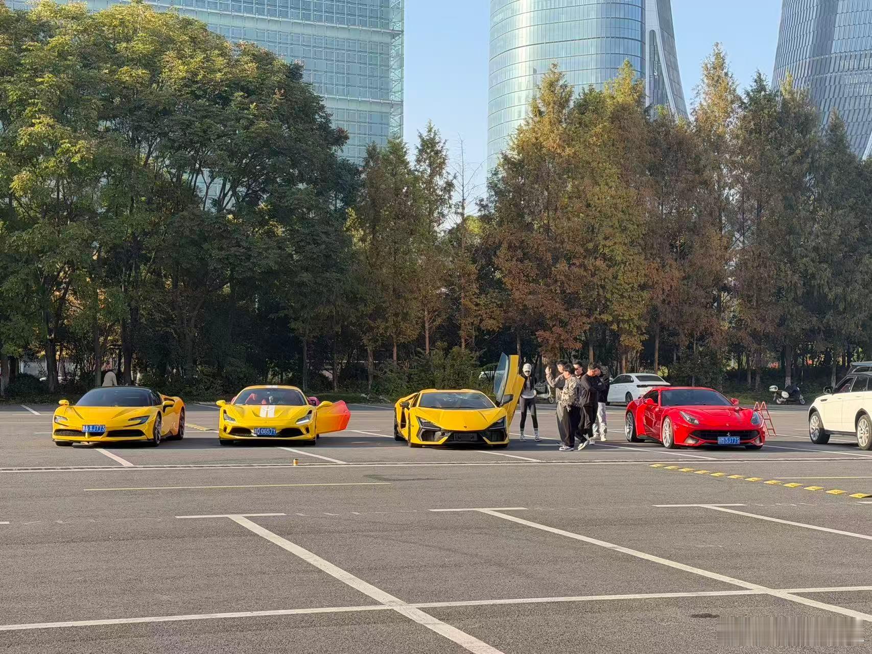 杭州的年轻人，是真有钱啊！！！流下了羡慕的泪水杭州