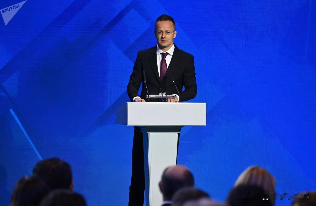 【匈牙利外长在大选前夕的最后一次演讲】布达佩斯时间2026年4月11日晚上，匈