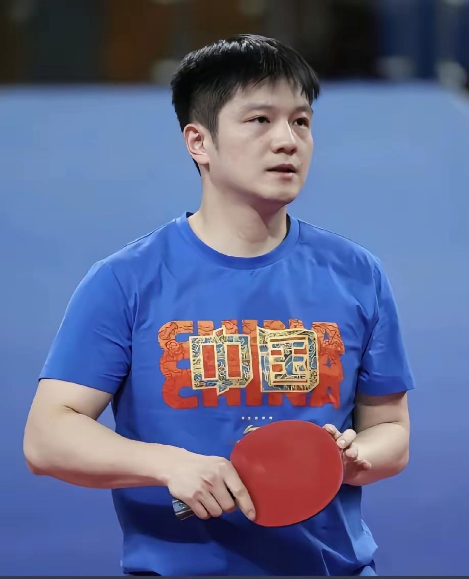 樊振东主动放弃伦敦世乒赛，根本不是被迫离开，而是成年人最清醒的一次选择。很