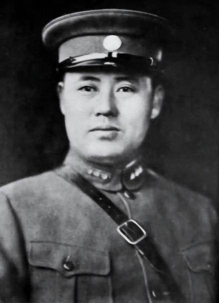 1949年初，蒋介石得知傅作义起义已成定局，这时他为了减少损失决定派飞机到北平接
