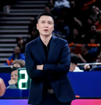 上海男篮主教练卢伟谈dnp洛夫顿，他表示：上场比赛洛夫顿带着情绪打球，影响了全队