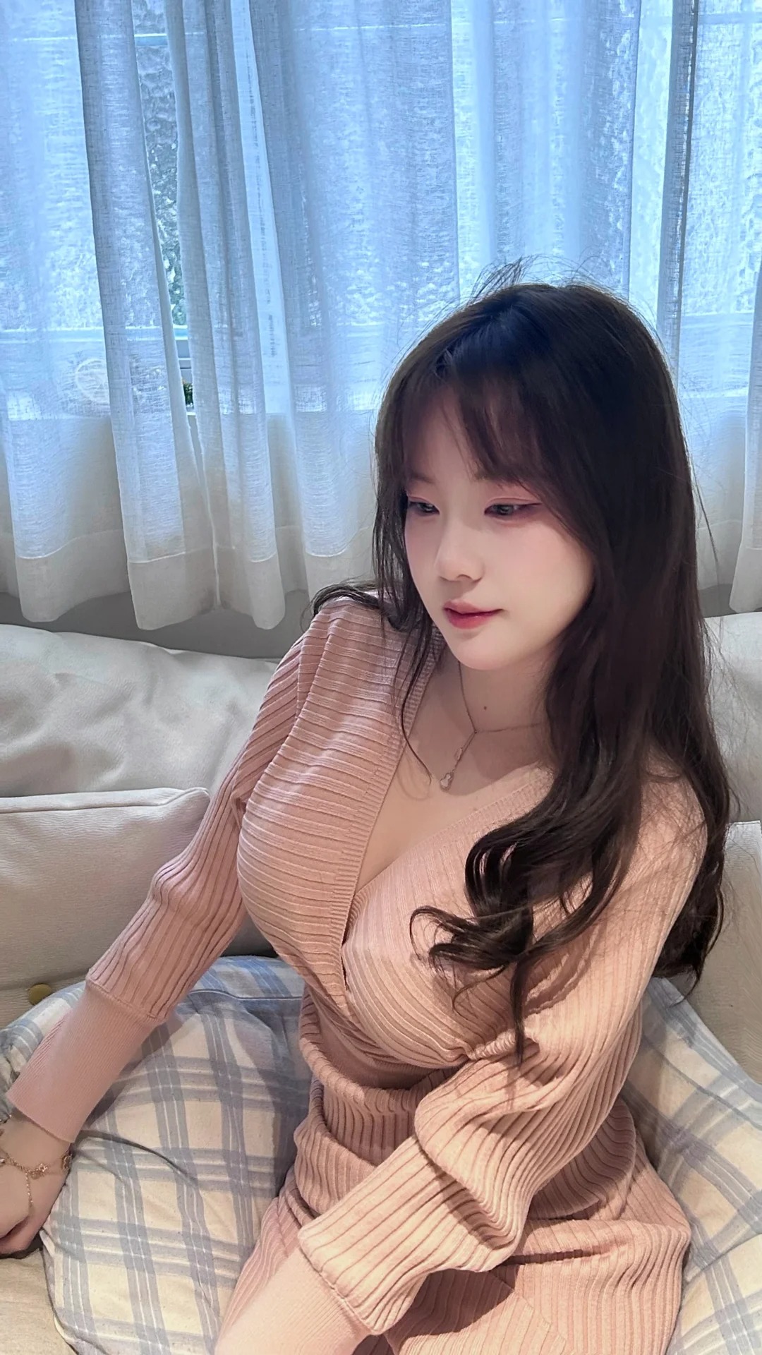 假装看不见，余光千万遍。