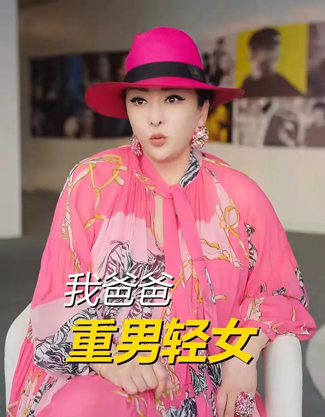 向太抹着眼泪，公布了一段不为人知的过往：“我23岁那年我才知道，我的父亲并不是我