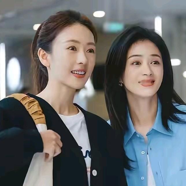 看了电视剧《四喜》突然觉得，蒋欣和童谣搭戏真的有点吃亏，因为童谣这个人，属于