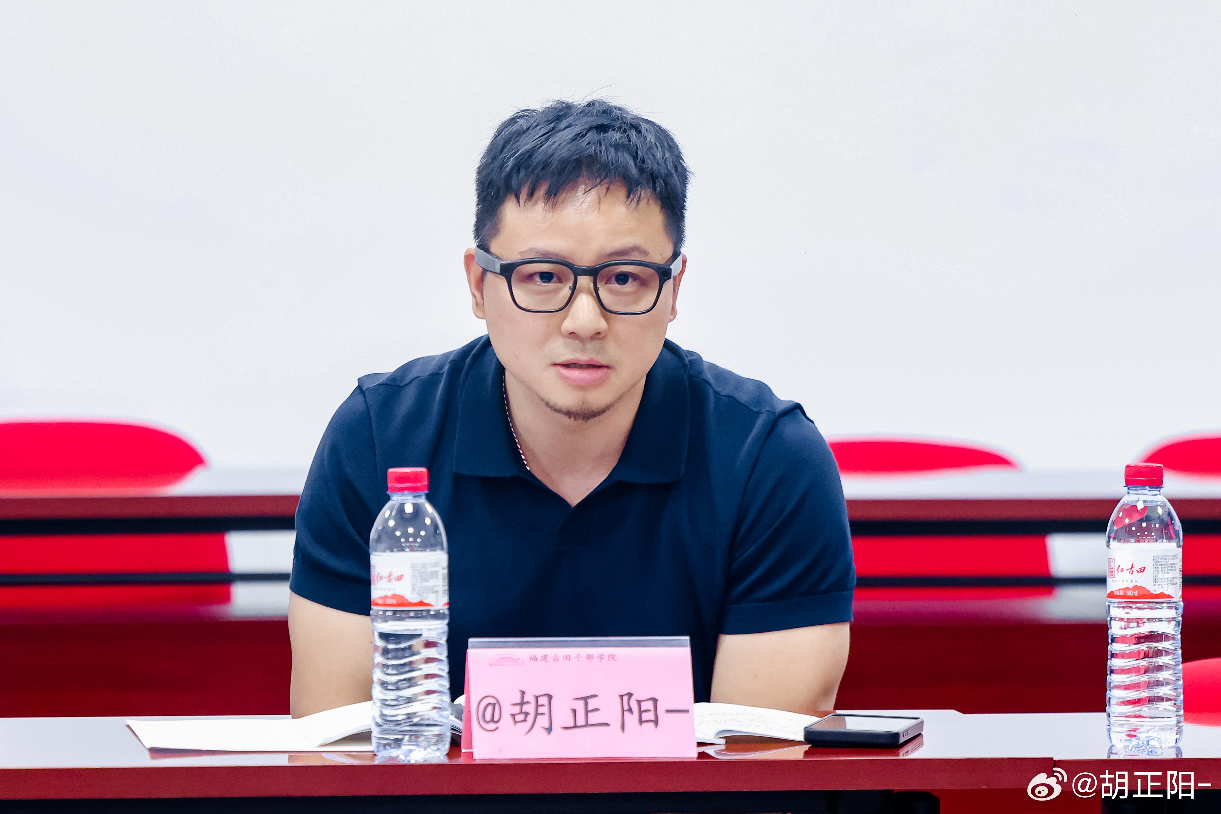 准备开始减脂。从2025年年初算起，我比较有规律的撸铁已经一年半了。体重从68公