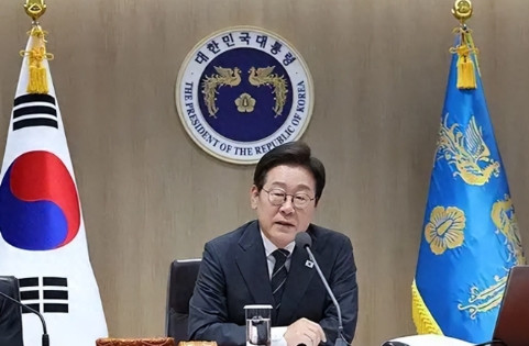 韩国拒绝参加中国阅兵，李在明看美国脸色，韩国给出两大理由据韩国媒体爆料，在是否