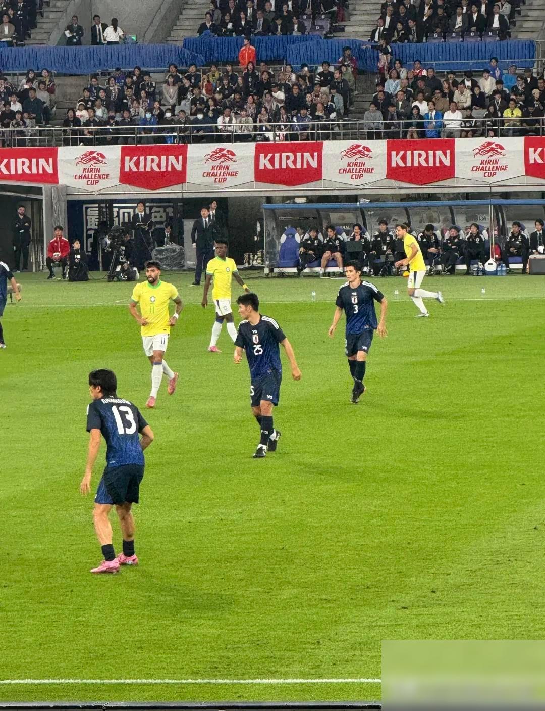 巴西2:1日本，我想说的是:1、日本的整体性确实让人眼前一亮，但扎心也扎在这儿