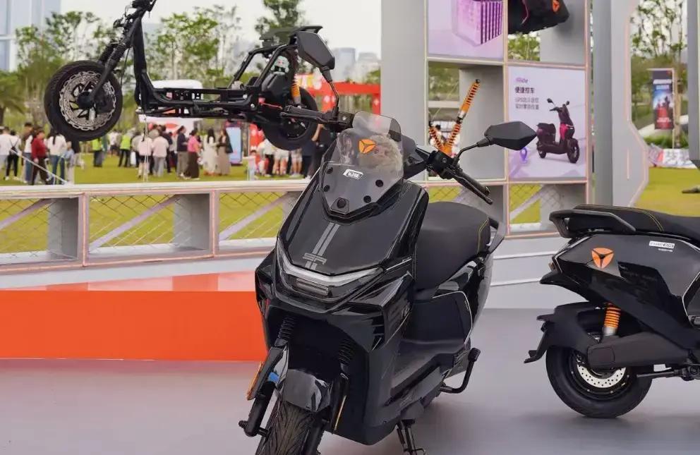 2026年4月1日凌晨，电动车巨头雅迪全线车型出厂价狂飙300元起步，其他大牌集