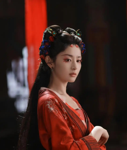 于正现在捧赵晴捧的太明显了但是有些人能红有些人就是不温不火这次赵晴的新剧