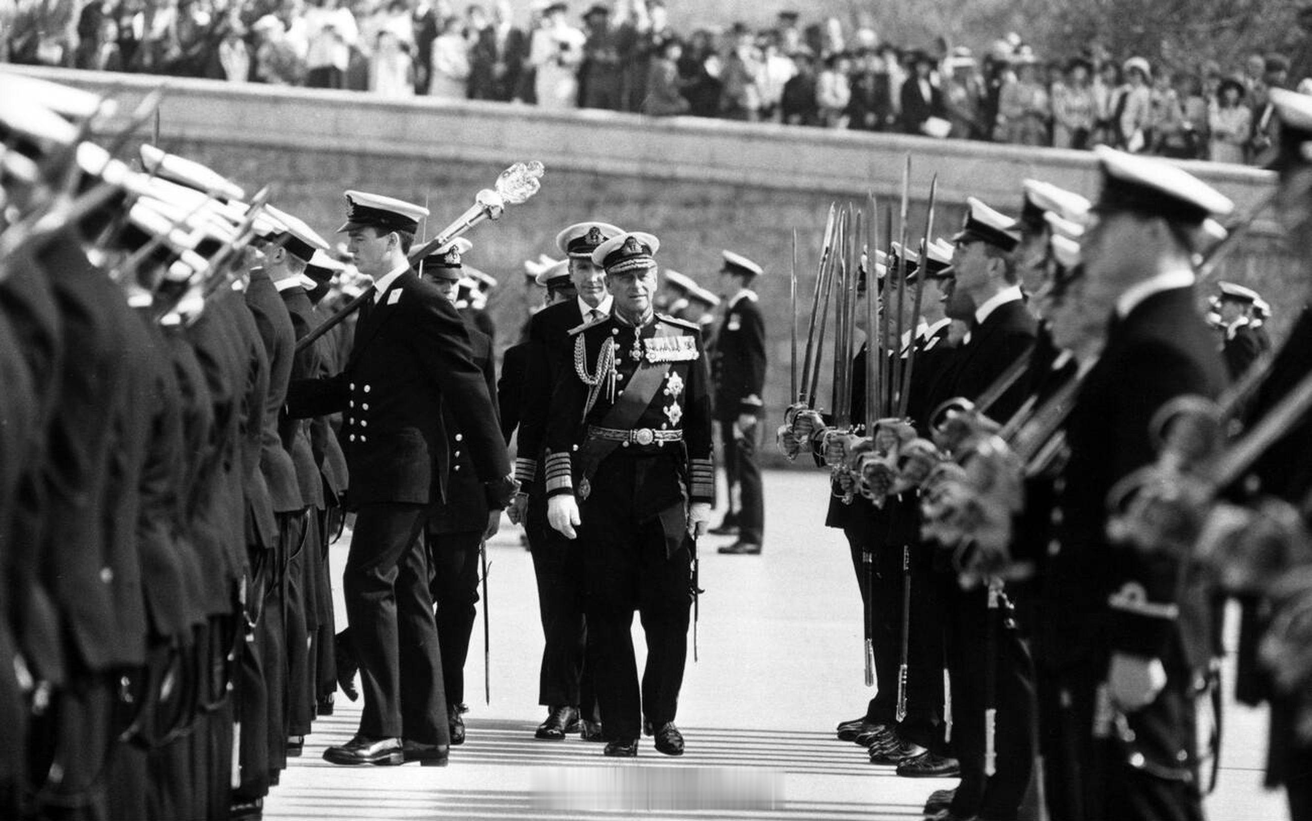 英国王室3️⃣4️⃣年前的今天1992年4月10日，爱丁堡公爵菲利普亲王在达