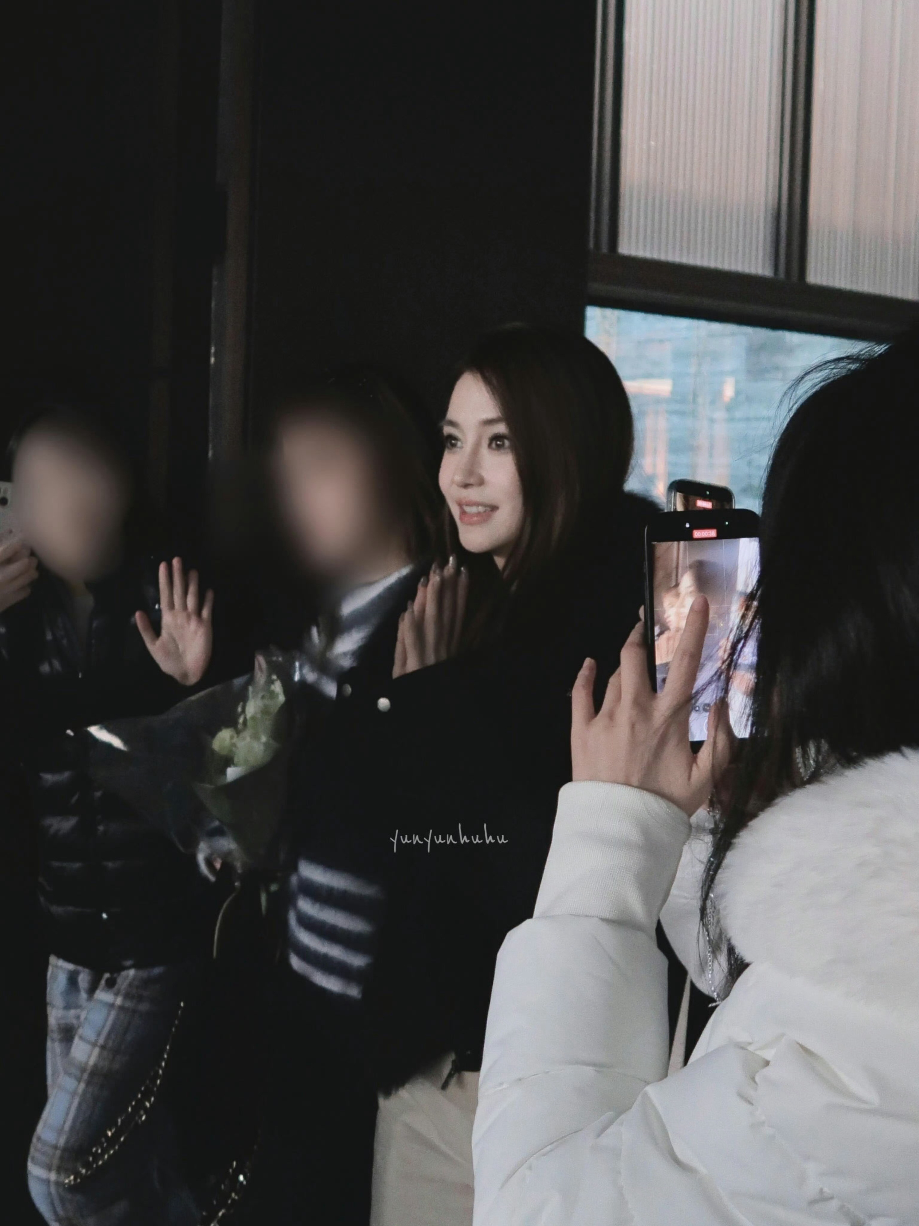 不是啊啊啊啊这是今天的Angelababy，我还以为是早期的饭拍