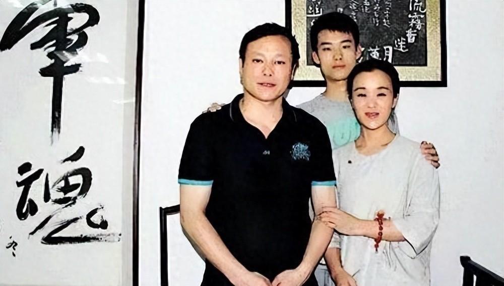 英雄战士徐洪刚之子徐泽林在东部战区陆军比赛中奋勇争先，成功为部队摘得冠军荣誉！