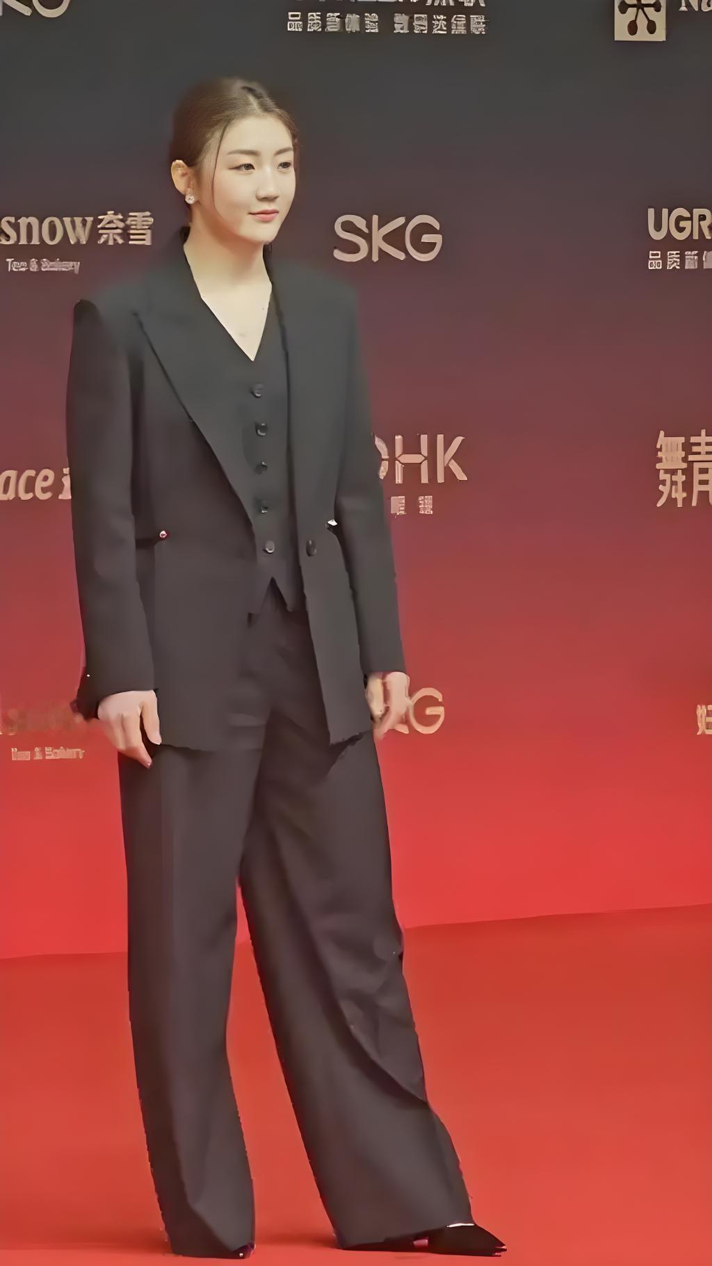 大家不要羡慕陈梦了因为我们永远不可能成为她！仅仅就这一个条件，我们就无法达到