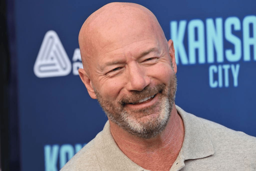 希勒: 在我看来狼队已提前降级, 红军阵容深度足够击败他们