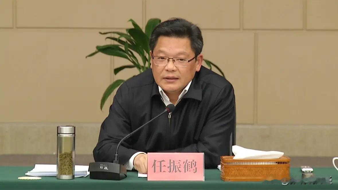 甘肃省省长任振鹤辞职，去向未明8月下旬还以省长身份主持多场会议，研究部署下一