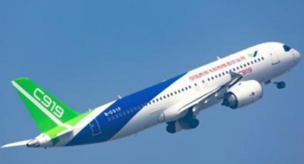 美国这一刀捅的可真够狠！一刀直插C919命脉，中国引以为傲的商飞C919