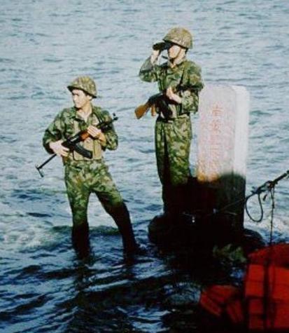 1990年，我国驻南薰礁的11名战士突然失联，后来派船过去查看，才发现1