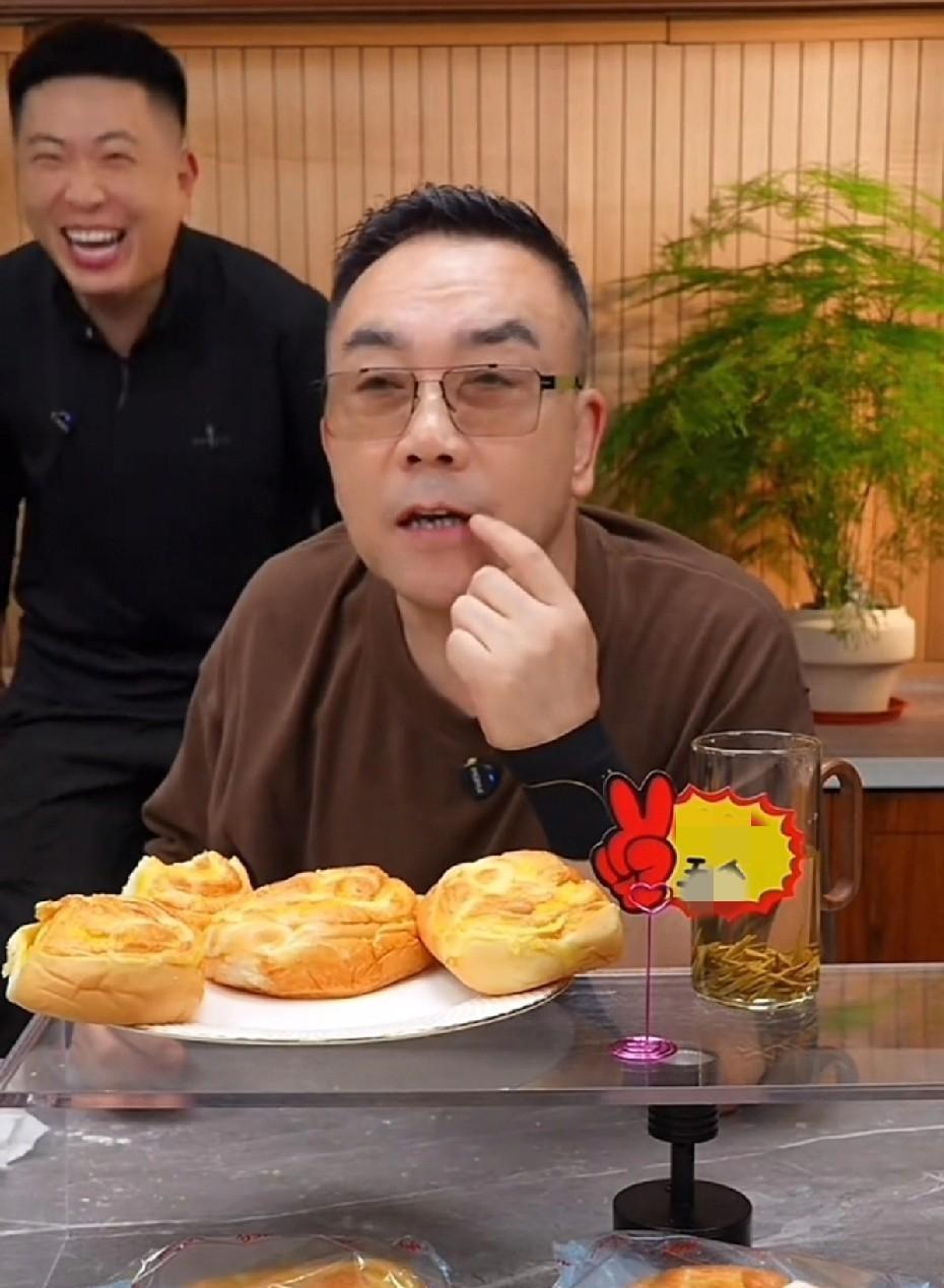 #相声界恩怨情仇#杨议，直播间自嘲：我这个嘴啊，就因为胡说八道，半嘴燎泡。杨