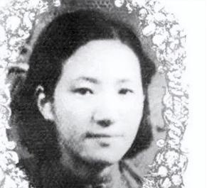 1934年，新婚后不久，才女作家苏青就撞见丈夫与表嫂约会，她隐忍不发，接连生下5
