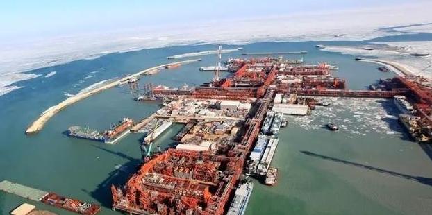 “这回中国怕是要亏到姥姥家了，连本钱都得赔光！当年，看到中国豪掷重金抢下卡沙甘油