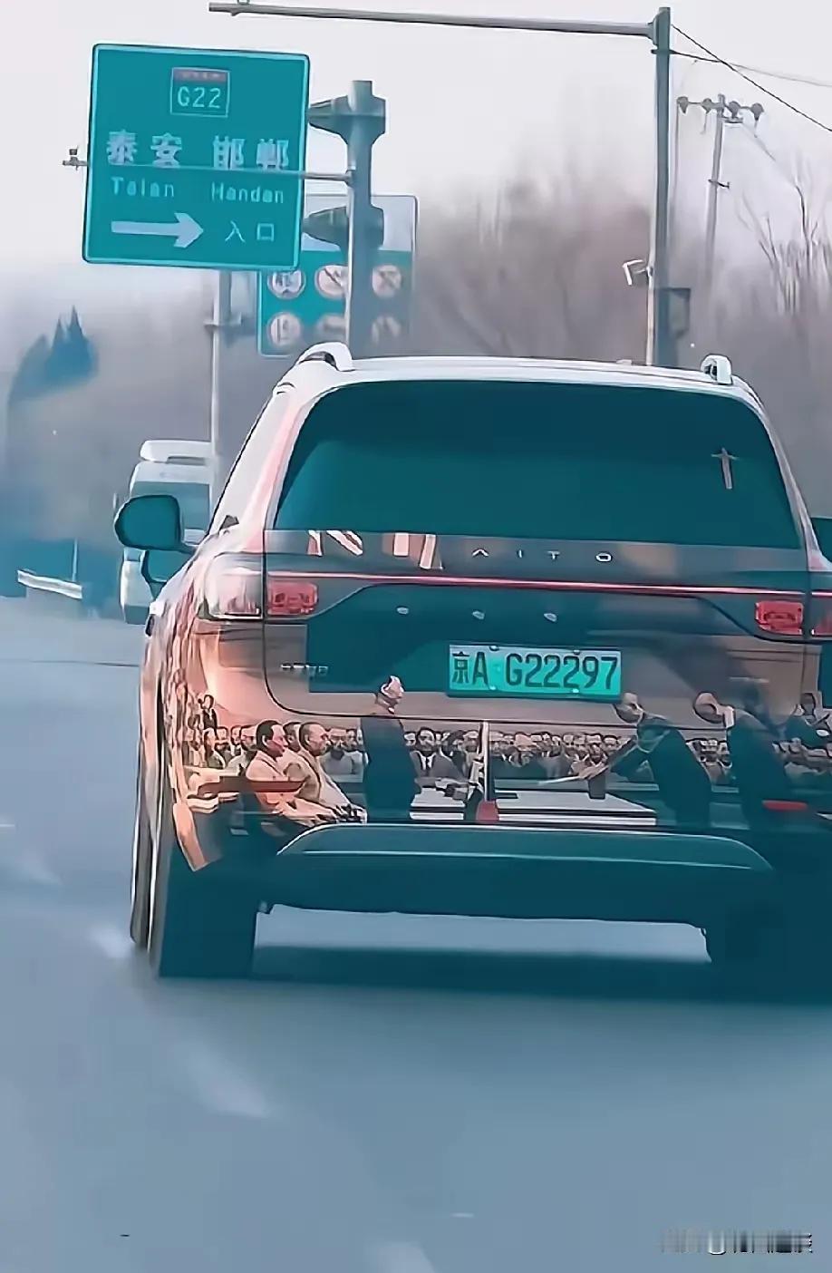 广西老表实名服了！兄弟你这车上的车衣也太顶了，在咱广西地界，就凭这车衣，别说