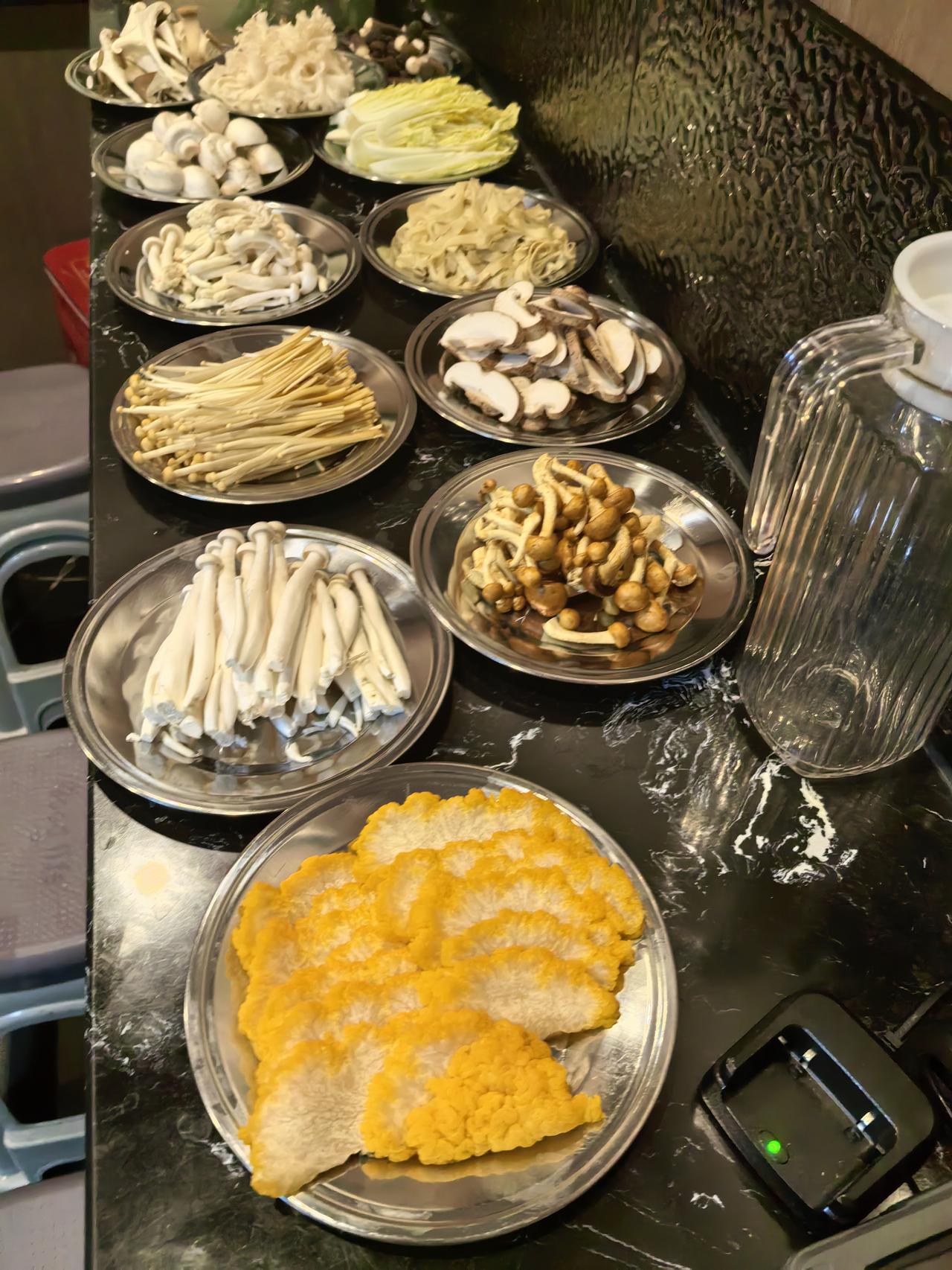 谁懂啊！作为天天和锅碗瓢盆打交道的厨师，今晚的晚餐直接把自己香迷糊——不是精致摆