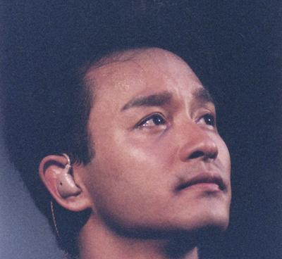 1997年金马奖上，张国荣受到一生中最大的屈辱。颁奖台上的灯光突然聚焦过来时