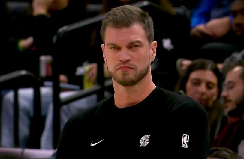 万万没想到：斯普利特居然把自己玩死了，贝恩逆天3分绝杀开拓者！关键时刻开拓者中锋