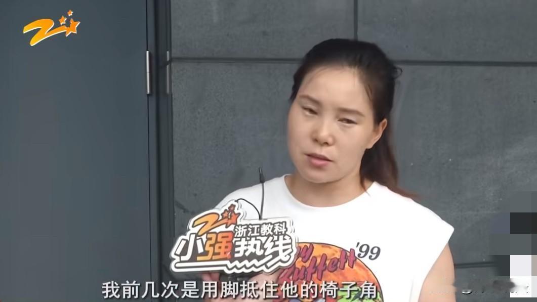 浙江杭州，女子带娃去吃自助小火锅，孩子站起来拿菜时不慎滑倒，被热汤烫伤。女子控诉