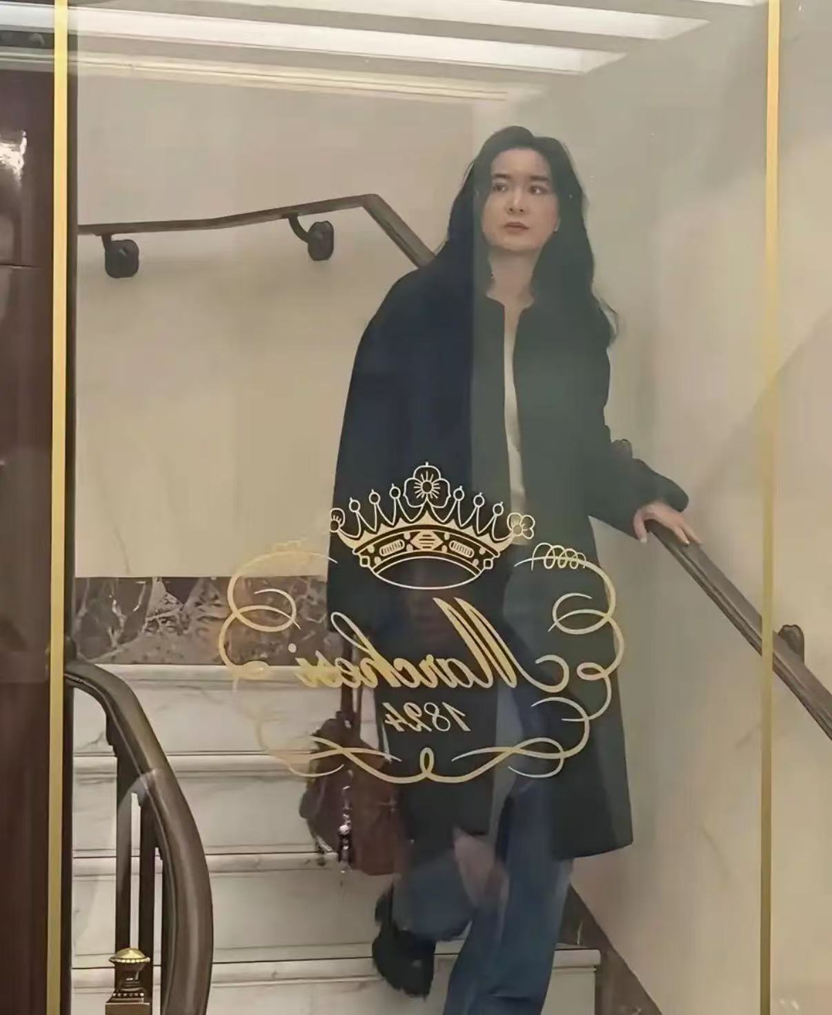 贾玲会一直这样下去吗？！贾玲现在已经不是简单的胖、瘦的问题了，她很少在公众面前露
