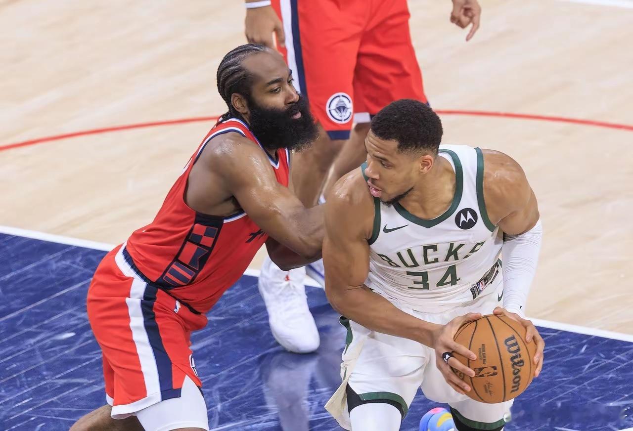 哈登在火箭时期其实是可以MVP三连桩的，输给威少和字母，跟联盟有很大关系！MVP