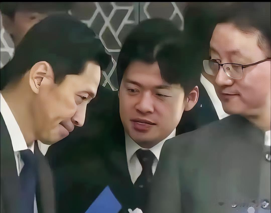 谁信倭人的“解释”，谁就是真的傻！刷到倭使金井正彰和我方外交官见面的照片，真的越