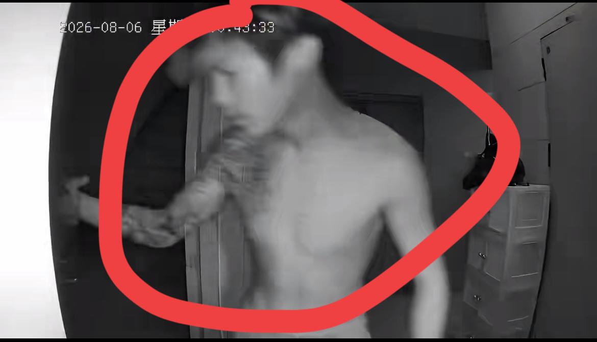 外卖小哥曝光一个白嫖男，点外卖故意填邻居家的地址，走消防通道偷偷取餐后发起退款，