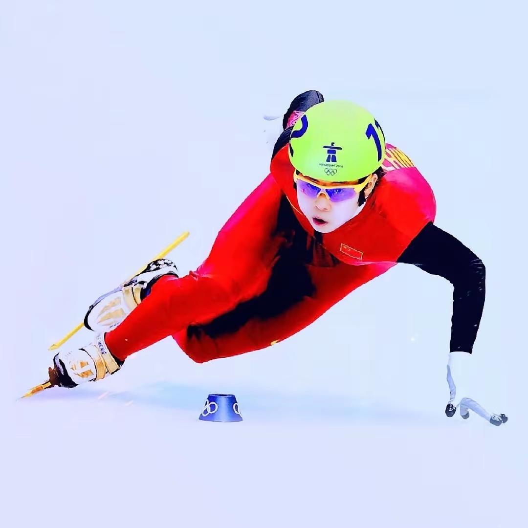 要说体育圈里最让人摸不着头脑的，王濛绝对算一个。短道速滑的赛道上，别人拼尽