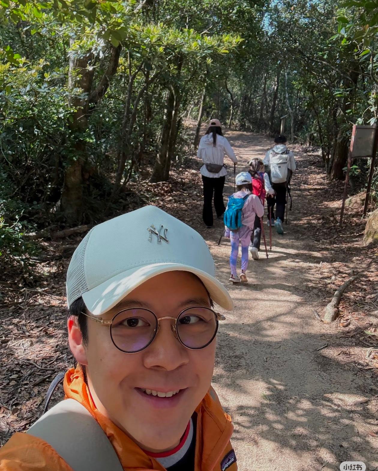 清明假期的霍启刚，给全天下注重家庭教育的家长们上了一课，那就是物质条件不用追