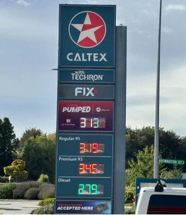 越南满世界求油，为什么没人愿意帮它？越南现在的石油库存，撑死了也就够二十多天，多