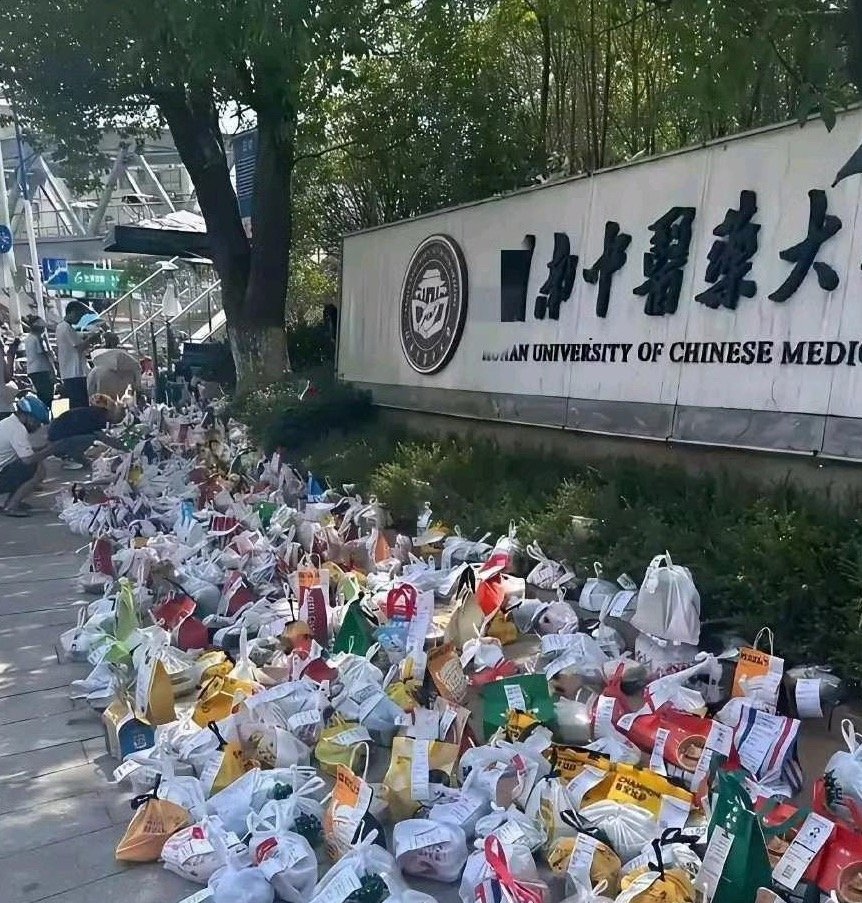 我就想不通了，这可是医学院的学生啊
