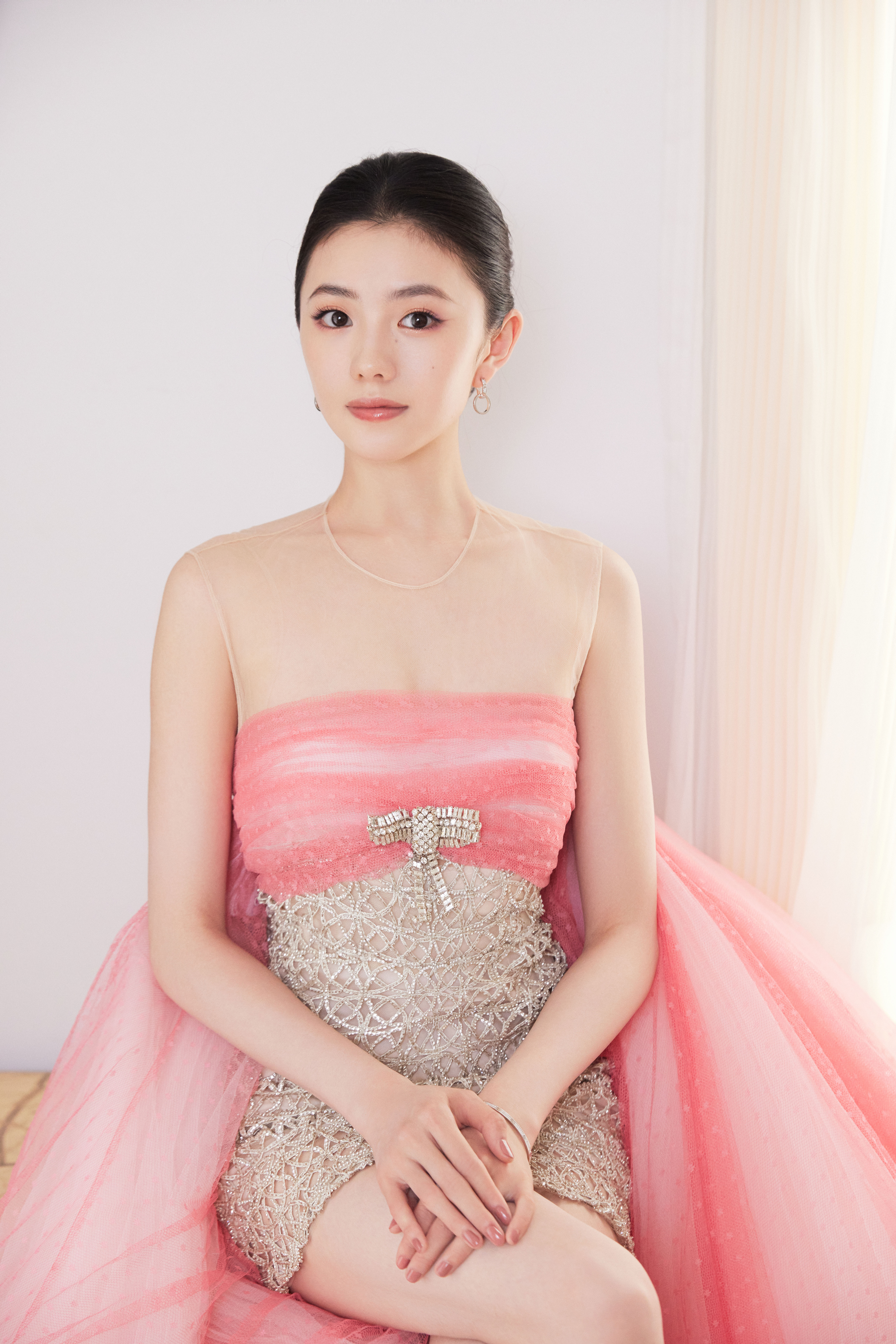 👠刘浩存刘浩存回头这一幕好美