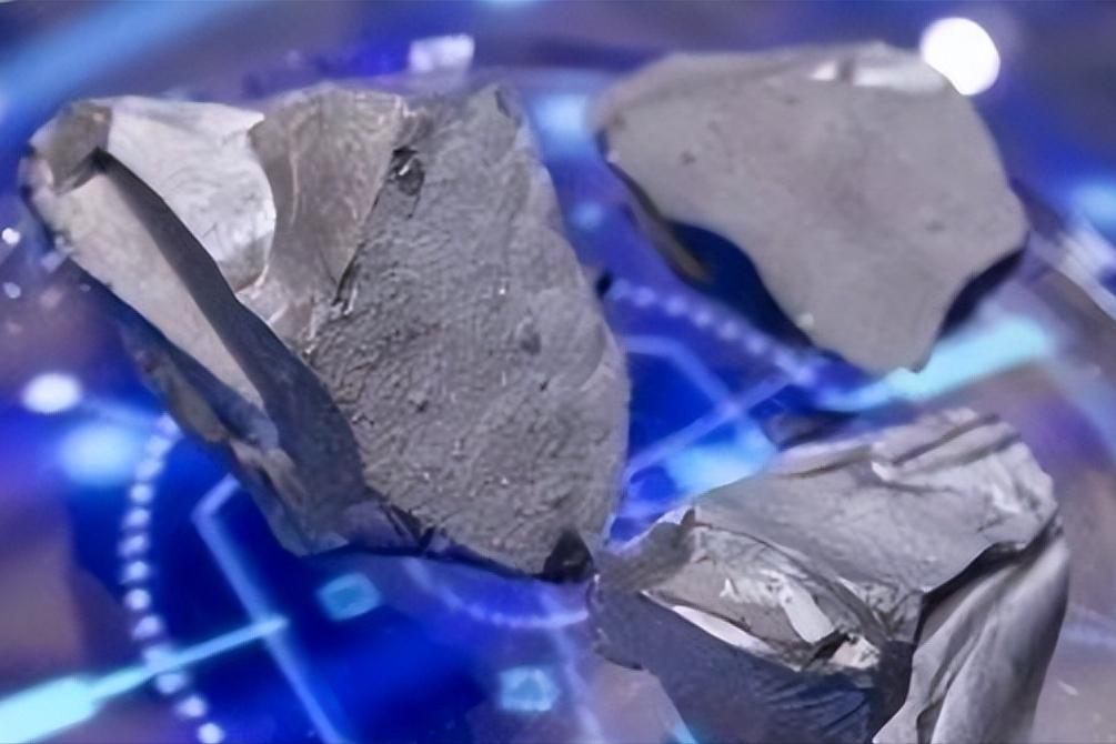 中国又悄悄关上了一扇更要命的门！在稀土还未撕完的时候，中国又加紧了另外一出口，而